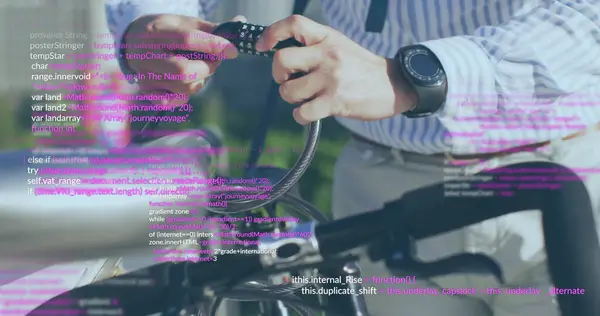 자전거를 잠그는 코카서스 사업가를 데이터 처리의 이미지 비즈니스 커뮤니케이션 컴퓨팅 스톡 이미지