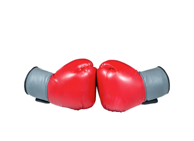 Şeffaf arkaplanda kırmızı boks eldivenlerinin dijital png fotoğrafı. İzole fotoğraf, spor ve yarışma konsepti.