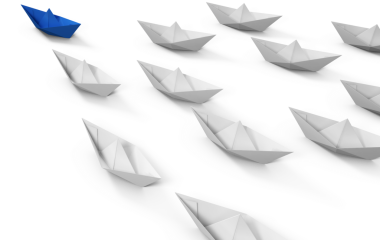 Şeffaf arkaplan üzerindeki kağıt teknelerin dijital png çizimi. İzole görüntü, tekne gezisi, origami, lider.