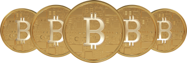 Şeffaf arkaplanda beş altın bitcoin 'in dijital png illüstrasyonu. İzole imaj, finans ve para.