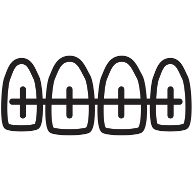 Şeffaf arka planda diş telleri olan beyaz dişlerin dijital png çizimi. Ayrı görüntü, dişler, dişçilik ve ayarlama.