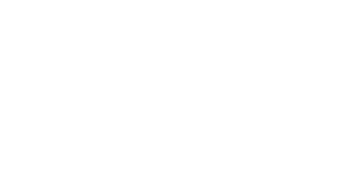 Şeffaf arkaplanda ampullü elin dijital png illüstrasyonu. İzole görüntü, fikir ve yaratıcılık kavramı.