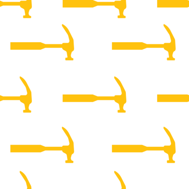 Şeffaf arkaplanda tekrarlanan sarı çekiçlerin dijital png çizimi. İzole görüntü, kalıp ve şekil kavramı.