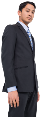 Saydam arkaplanda kameraya bakan kendine güvenen Asyalı iş adamının dijital png fotoğrafı. İzole fotoğraf, profesyoneller ve iş adamları.