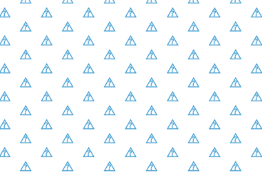 Şeffaf arkaplanda soru işaretleri olan mavi üçgenlerin dijital png çizimi. İzole görüntü, kalıp ve şekil kavramı.