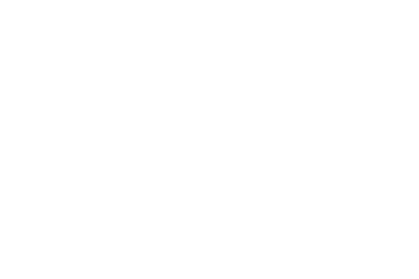 Şeffaf arkaplanda akıllı seğirme ile elin dijital png illüstrasyonu. İzole görüntü, dijital arayüz ve iletişim konsepti.