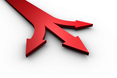 Şeffaf arkaplanda kırmızı okların dijital png çizimi. İzole görüntü, yön ve seçim kavramı.