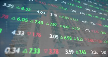 Modern ofis binası üzerinde finansal veri işleme resmi. Küresel iş, finans, dijital arayüz, hesaplama ve veri işleme kavramı dijital olarak oluşturuldu.