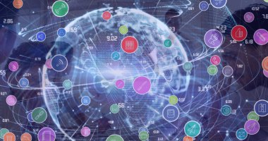 Dünya çapında dijital simgelerden oluşan bir ağ, iş adamlarından oluşan bir ekibin ofisinde toplantı yapmasına karşı. küresel ağ ve iş teknolojisi kavramı