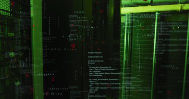 Bilgisayar sunucuları üzerinden veri işleme resmi. Küresel hesaplama, bağlantılar, dijital arayüz ve dijital olarak oluşturulan veri işleme kavramı.