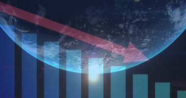 Yükselen ve düşen çubukları gösteren grafik, aşağı doğru kırmızı ok içeriyor. Dünya mavi arka planda görünüyor, dünya çapında veri eğilimlerini gösteriyor