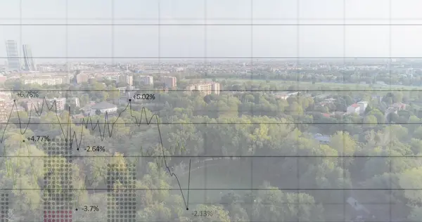 Image Von Social Media Ikonen Und Datenverarbeitung Über Dem Stadtbild Stockbild