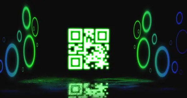 Bilde Flimrende Neongrønn Kodeskanner Sirkulære Former Mot Svart Bakgrunn Digital stockbilde
