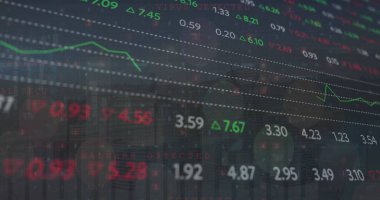 Şehir burnu üzerinde finansal veri işleme resmi. Küresel iş, finans, hesaplama ve veri işleme kavramı dijital olarak oluşturulmuş görüntü.