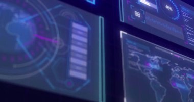 Siyah arkaplanda şema ve veri işleme resimleri. Küresel iş ve dijital arayüz kavramı, dijital olarak oluşturulmuş görüntü.