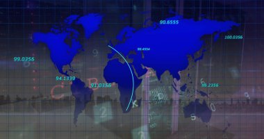 Şehir manzarasına karşı sunucu odasında siber güvenlik veri işleme ve dünya haritası görüntüsü. Siber güvenlik ve iş veri depolama teknolojisi kavramı