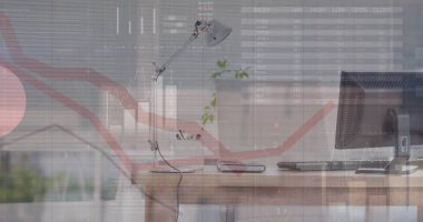Ofis masasının görünümüne karşı istatistiksel veri işleme resmi. Bilgisayar arayüzü ve iş veri teknolojisi kavramı