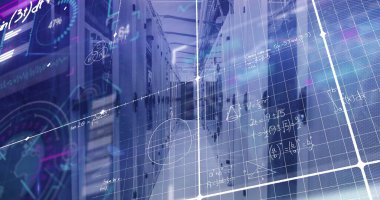 Sunucu odasına karşı veri işleme ve matematiksel denklemlerle arayüz görüntüsü. Bilgisayar arayüzü ve iş veri depolama teknolojisi kavramı