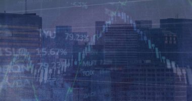 Şehir manzarası üzerinde istatistik ve finansal veri işleme resimleri. Küresel finans, iş, bağlantılar, hesaplama ve veri işleme kavramı dijital olarak oluşturuldu.