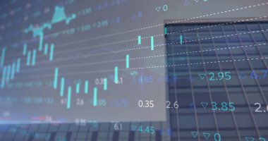 Ofis binası üzerinde finansal veri işleme resmi. Küresel iş, finans, hesaplama ve veri işleme kavramı dijital olarak oluşturulmuş görüntü.