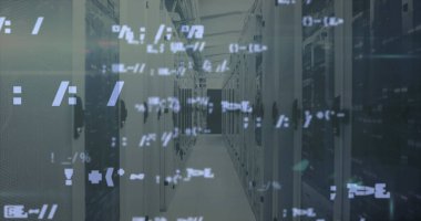 Arka plandaki sunucu odasına karşı birden fazla sembol ve işaretin resmi. Dijital bileşik, çoklu pozlama, ağ güvenliği, veri merkezi, ağ oluşturma, teknoloji ve ağ sunucu kavramı.