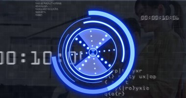 Ofisteki çeşitli iş adamlarının tarama ve verilerinin görüntüsü. Küresel bağlantılar, iş, finans, hesaplama ve veri işleme kavramı dijital olarak oluşturuldu.