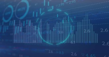 Mavi arka planda finansal veri işleme resmi. Küresel iş, finans, hesaplama ve veri işleme kavramı dijital olarak oluşturulmuş görüntü.