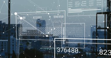 Şehir manzarasına karşı veri işleme ve bağlantı ağıyla arayüzün görüntüsü. Bilgisayar arayüzü ve iş teknolojisi kavramı