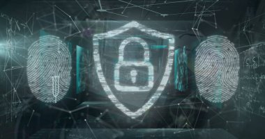 Bilgisayarı kullanan bir kadının veri işleme ve güvenlik kilidi görüntüsü. küresel iletişim ve veri güvenliği konsepti dijital olarak oluşturulmuş görüntü.