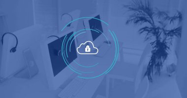 Ofisteki bilgisayarların üzerindeki bulut simgesi ve kapsamı, boşluğu kopyala. Küresel bağlantılar, iş dünyası, finans, dijital arayüz, bulut hesaplama ve veri işleme kavramı dijital olarak oluşturulmuş görüntü