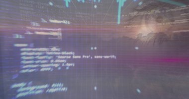 Kadının mavi gözünün üzerinde işlenen veri görüntüsü. küresel hesaplama, teknoloji ve dijital arayüz konsepti dijital olarak oluşturulmuş görüntü.