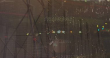 Şehir manzarası üzerinde veri işleme resmi. küresel iş ve dijital arayüz kavramı dijital olarak oluşturulmuş görüntü.