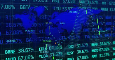 Soyut arkaplanda işlem panosuna karşı harita üzerinde numaralarını değiştiren grafiklerin resmi. Dijital olarak üretilmiş, hologram, rapor, iş, büyüme, küresel ve borsa kavramı.