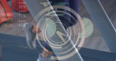 Koşu bandında koşan kadın figürü. Küresel iş dünyası dijital arayüz teknolojisi ve dijital olarak oluşturulan ağ konsepti.