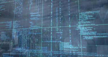 Infographic arayüzü üzerinden bilgisayar dili resmi, bulutlu gökyüzüne karşı modern şehir manzarası. Dijital bileşik, çoklu pozlama, rapor, iş dünyası, küresel, mimari, kodlama ve teknoloji.