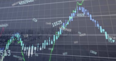 Gökyüzüne karşı modern şehrin havadan görüntüsü üzerinde değişen sayılara sahip çoklu grafiklerin resmi. Dijital bileşik, çoklu pozlama, rapor, iş, büyüme, mimari ve teknoloji kavramı.