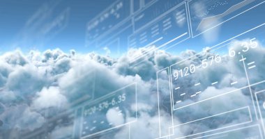 Bulutların üzerindeki ekranlarda dijital veri işleme resmi. Dijital arayüz, ağlar ve veri işleme kavramı dijital olarak oluşturuldu.