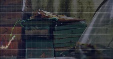 Açık hava sahnesinin üzerinde yapraklar ve molozlarla birlikte borsa grafik animasyonu. Finans, yatırım, doğa, büyüme, ekonomi, ticaret