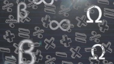 Siyah arkaplan üzerinde matematiksel sembollerin ve denklemlerin animasyonu. Bilim, teknoloji ve dijital arayüz kavramı dijital olarak oluşturulmuş video.