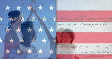 Sahilde çeşitli arkadaşlara beşlik çakan ABD bayrağının görüntüsü. Vatanseverlik ve kutlama kavramı dijital olarak oluşturulmuş imaj.