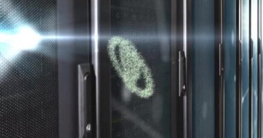 Sunucu odasının üzerinde insan simgesi canlandırması. İş, teknoloji ve dijital arayüz kavramı dijital olarak oluşturuldu.