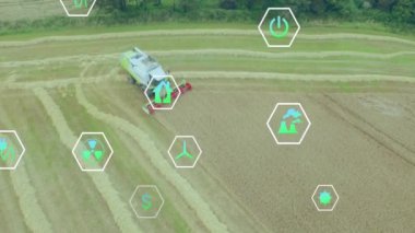Tarımsal makineler üzerinde sürdürülebilirlik simgeleri çalışıyor. Tarım, teknoloji, tarım, çevre, çevre dostu, yenilenebilir