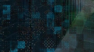 Bilgisayar sunucuları üzerinde dijital veri işleme animasyonu. Dijital olarak oluşturulmuş küresel bağlantılar, hesaplama ve veri işleme kavramı.