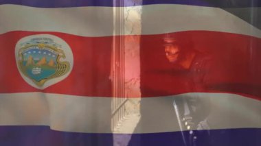 Kosta Rika bayrağının melez erkek askere göre canlandırılması. Askerlik, vatanseverlik ve ulusal bayraklar dijital olarak oluşturulmuş video konsepti.