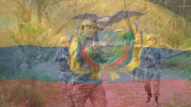 Çeşitli silahlı askerler üzerinde ekvador bayrağının canlandırılması. Silahlı kuvvetler, savaş, çatışma, vatanseverlik ve savunma konsepti dijital olarak oluşturulmuş video.