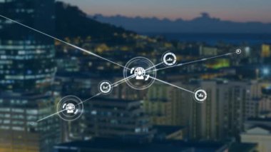 Alacakaranlıkta şehir manzarası üzerinde bağlantılar ve veri işleme animasyonu ağı. Teknoloji, dijital, ağ, iletişim, kentsel, modern