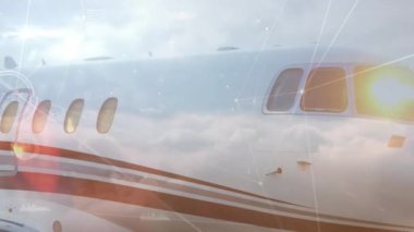 Bulutlarda uçan ve ağ bağlantıları olan uçak animasyonu. Havacılık, teknoloji, bağlantı, bulut hesaplama, yenilik, dijital