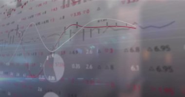 Karanlık arka planda veri işleme animasyonu. Küresel finans, iş, bağlantılar, hesaplama ve veri işleme kavramı dijital olarak oluşturulmuş video.