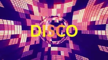 Disko topu ve şekilleri üzerinde disko metninin animasyonu. Retro, parti, teknoloji ve dijital arayüz kavramı dijital olarak oluşturulmuş video.