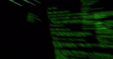 Siyah arkaplan üzerinde dijital veri işleme animasyonu. Dijital olarak oluşturulmuş küresel bağlantılar, hesaplama ve veri işleme kavramı.